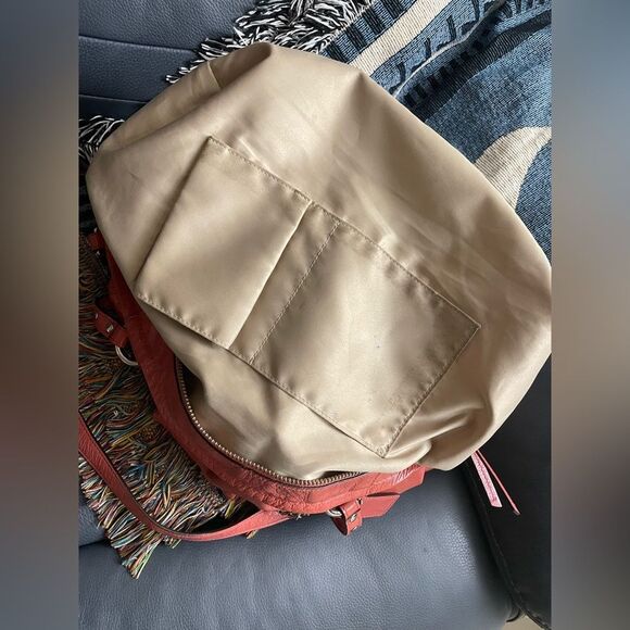 Coach coral/apple charm tote Leather handBag 14925 - Picture 3 of 12